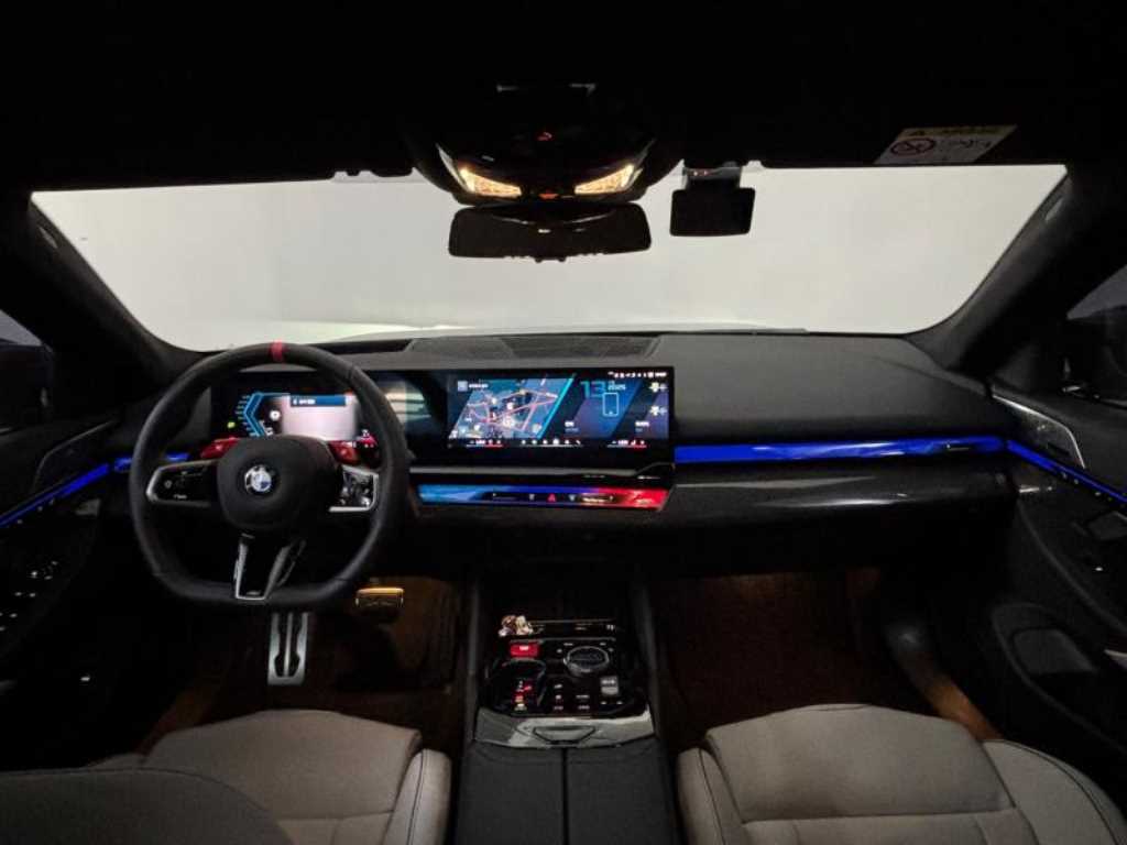 BMW 5 Series - Vista 5