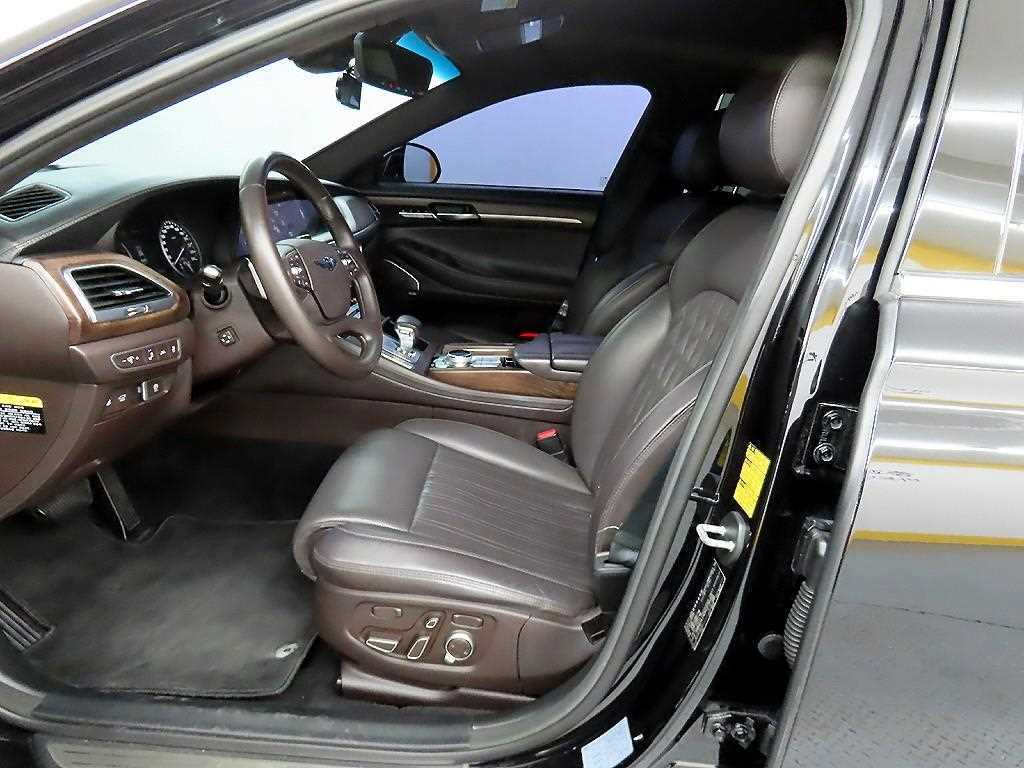 Genesis G90 - Vista 5