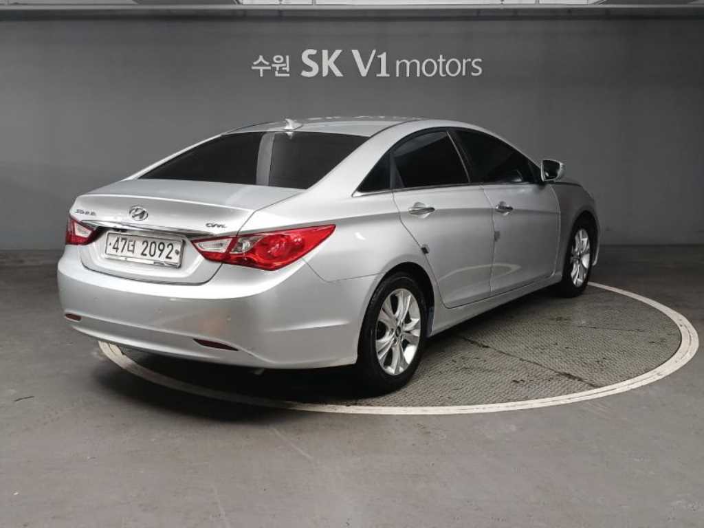 HYUNDAI Sonata - Vista 4
