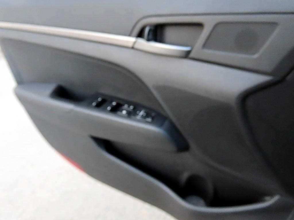 HYUNDAI Avante - Vista 11