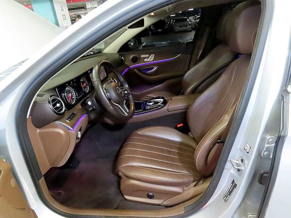 Mercedes Benz E class - Vista 5