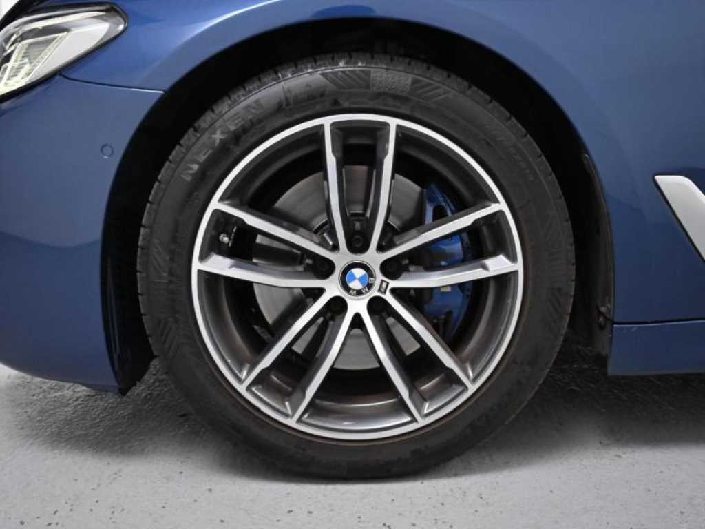 BMW 5 Series - Vista 5