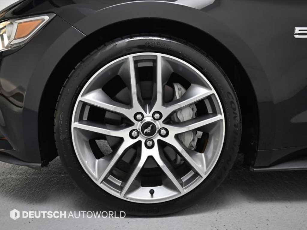 Ford Mustang - Vista 5