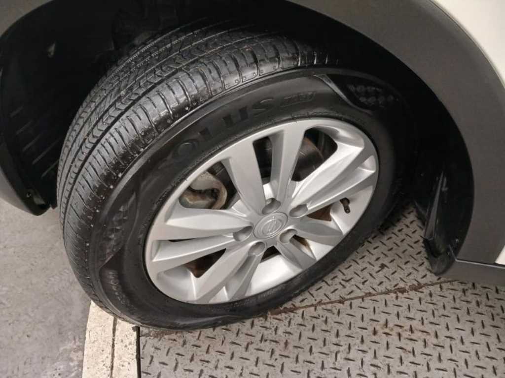 Ssangyong Tivoli 2017 Blanco - Importación desde Corea - HF Imports Iquique - Foto 20