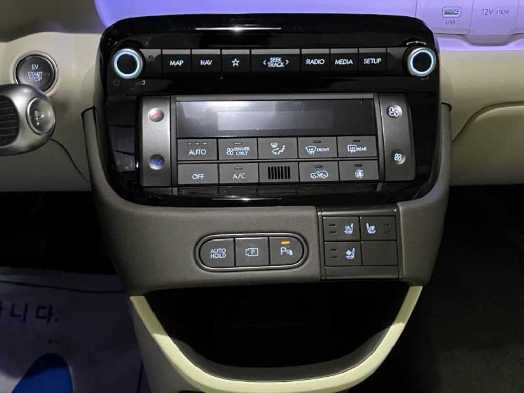 HYUNDAI Casper - Vista 9