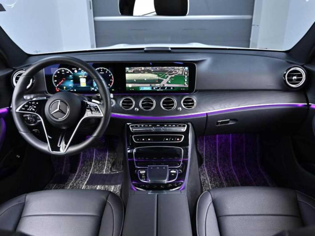 Mercedes Benz E class - Vista 7