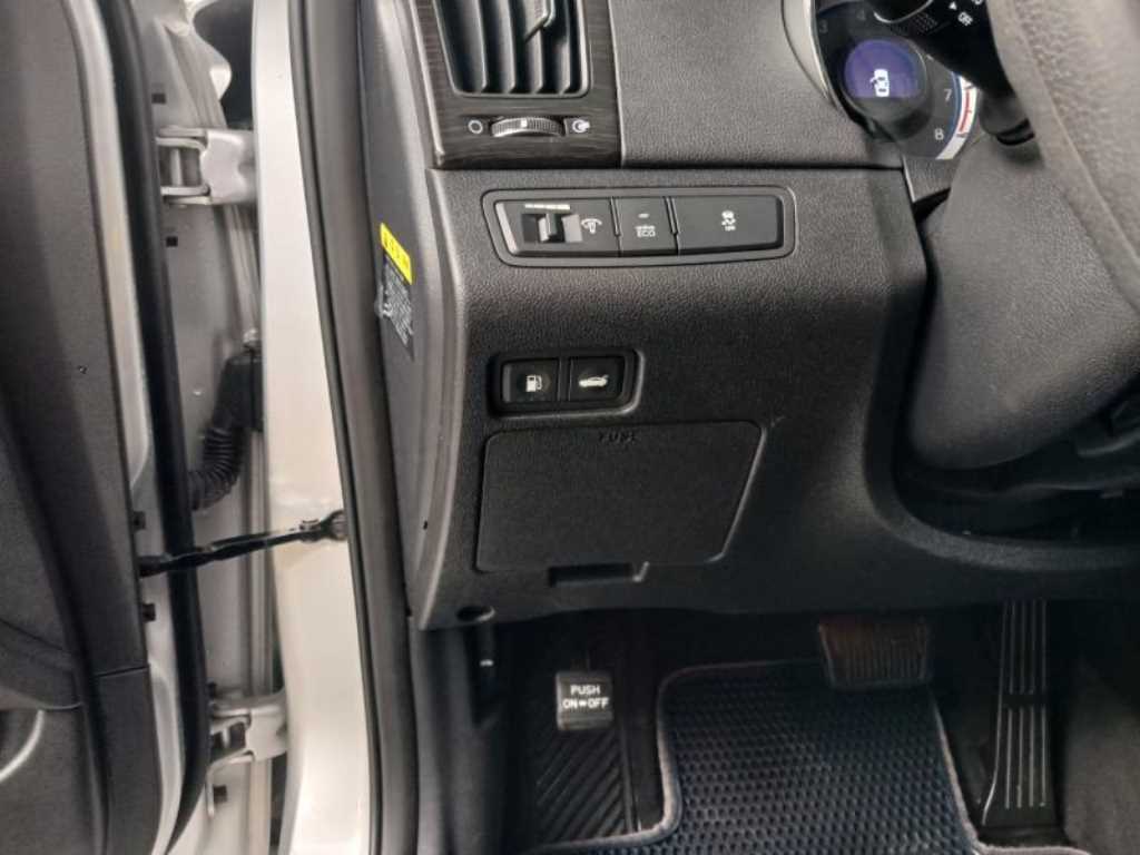 HYUNDAI Sonata - Vista 12