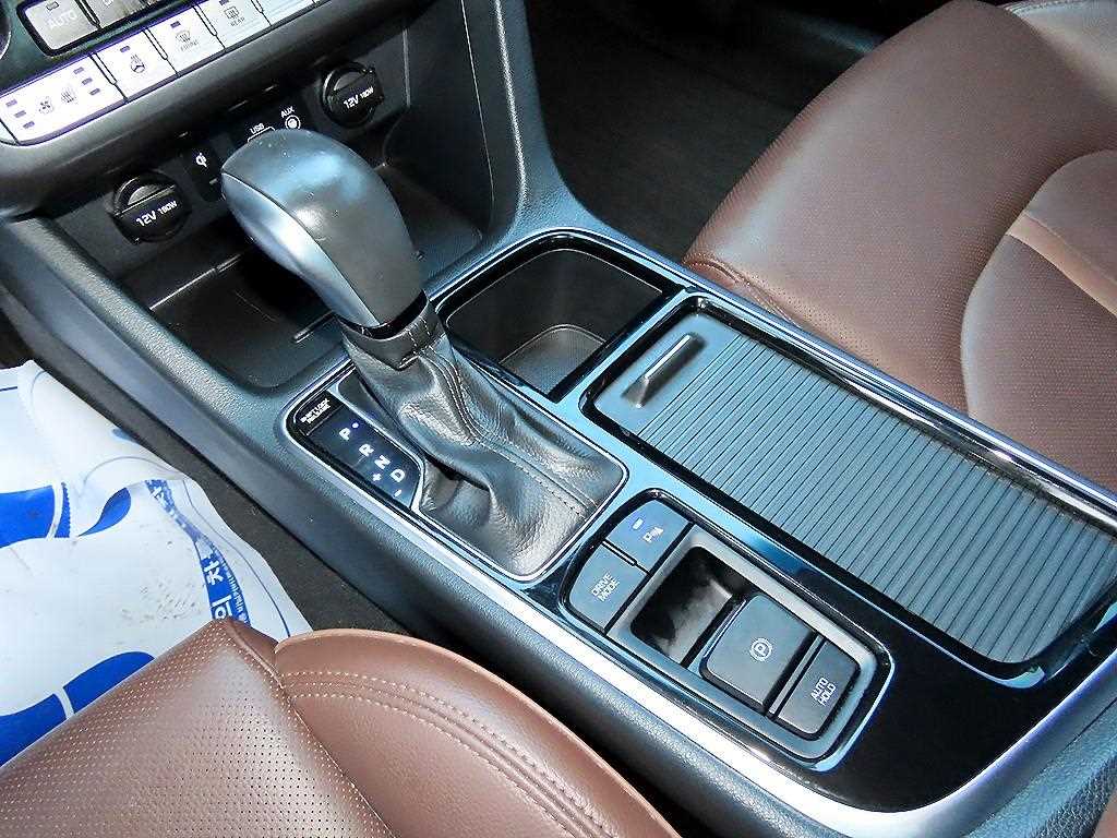 HYUNDAI Sonata - Vista 10