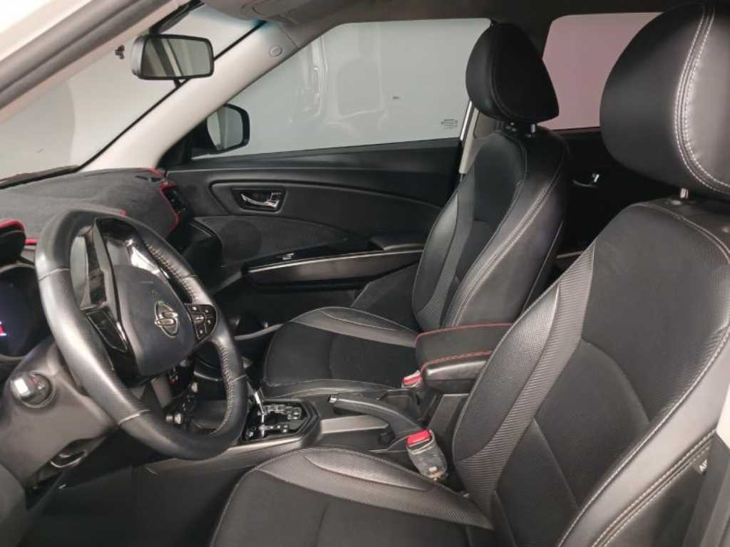 Ssangyong Tivoli - Vista 7