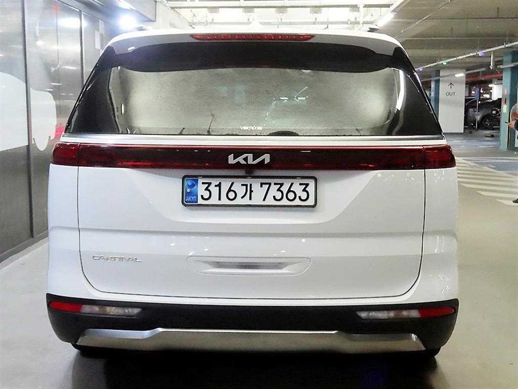 KIA Carnival - Vista 5
