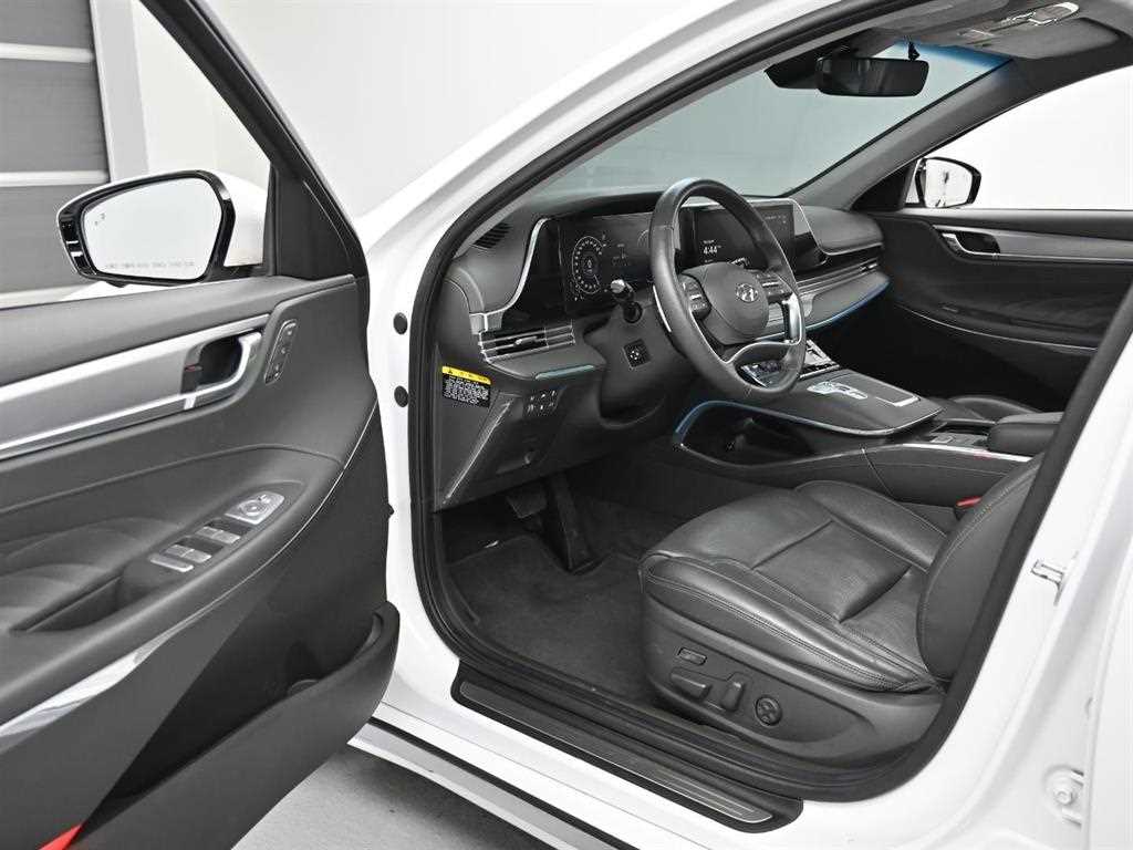 HYUNDAI Grandeur - Vista 11