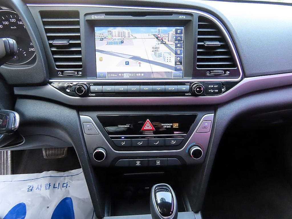 HYUNDAI Avante 2016 Blanco - Importación desde Corea - HF Imports Iquique - Foto 14