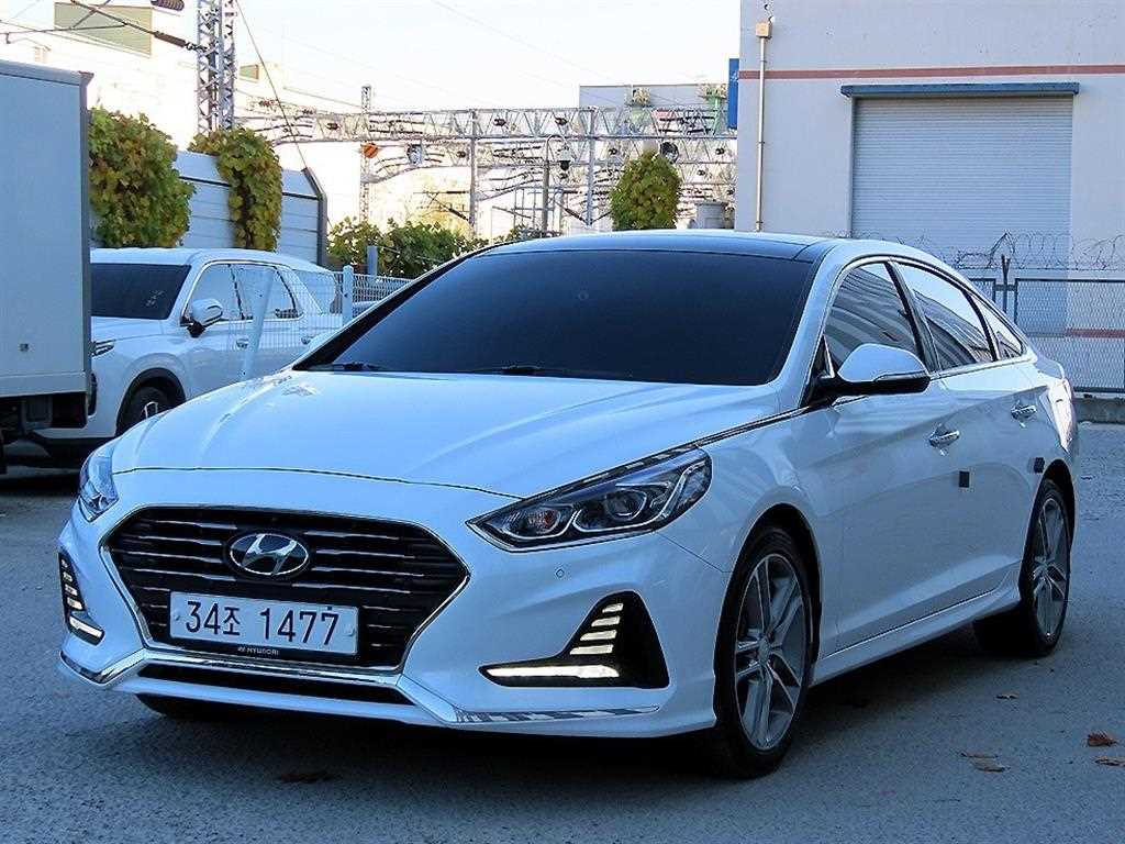 HYUNDAI Sonata - Vista 2