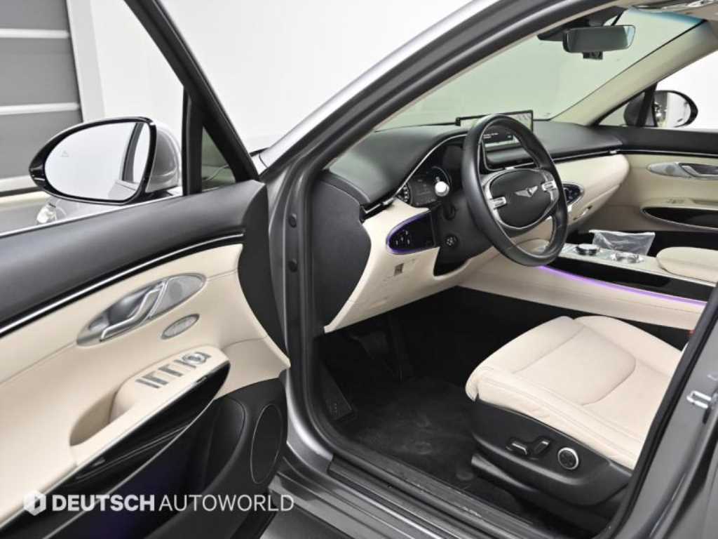 Genesis GV70 - Vista 11