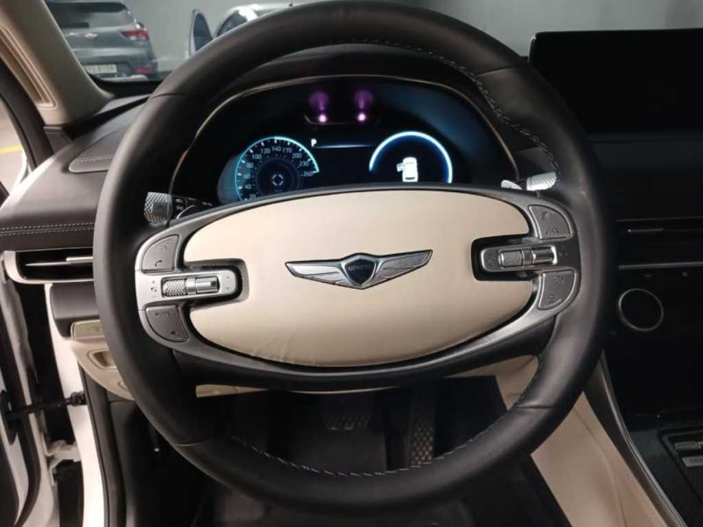 Genesis GV80 - Vista 8