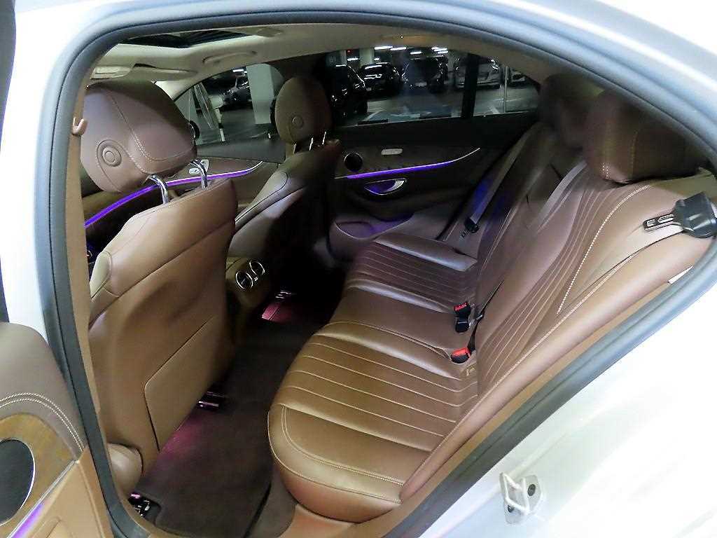 Mercedes Benz E class - Vista 6