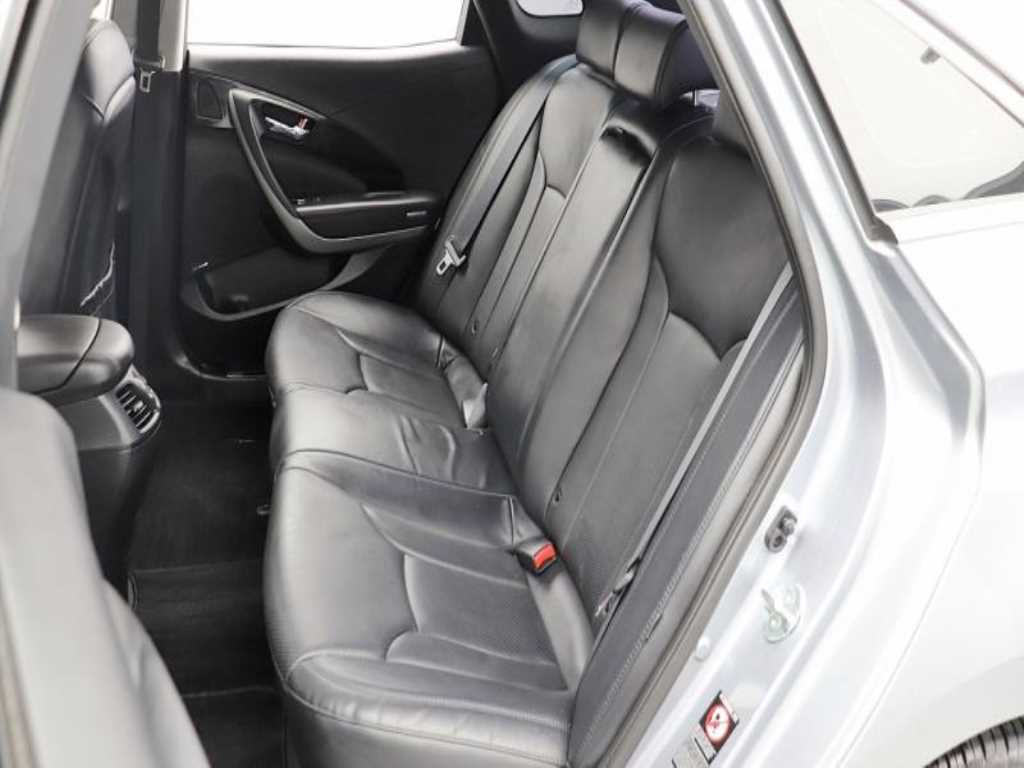 HYUNDAI Grandeur - Vista 12