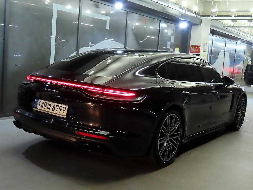 Porsche Panamera - Vista 4