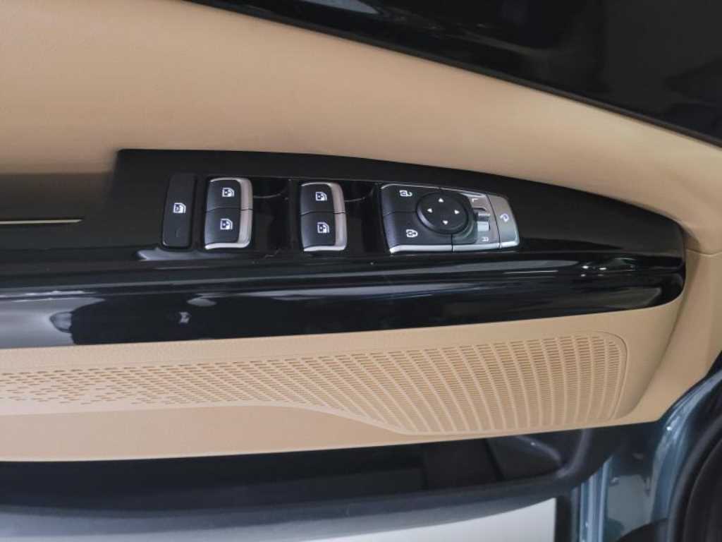 KIA Carnival - Vista 8