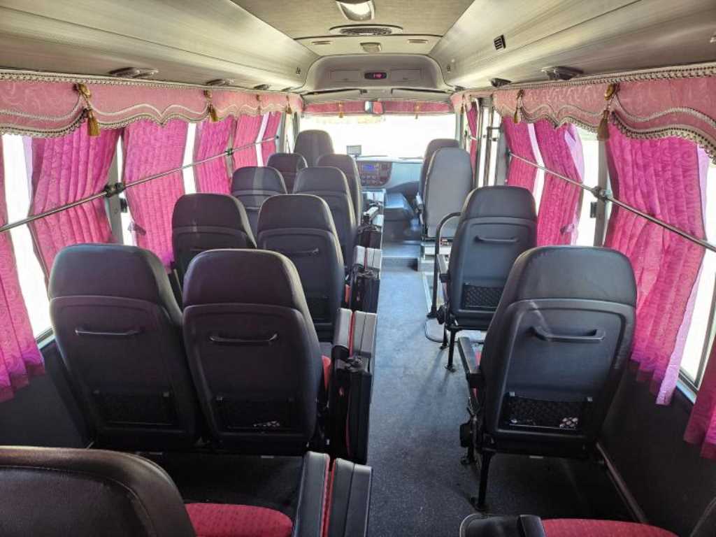 medium and large bus Medium Daewoo Bus - Vista 10