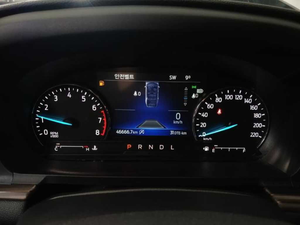 Ford Explorer - Vista 10