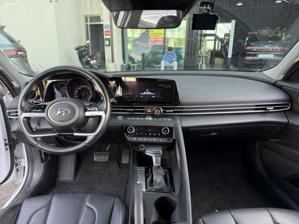 HYUNDAI Avante - Vista 4