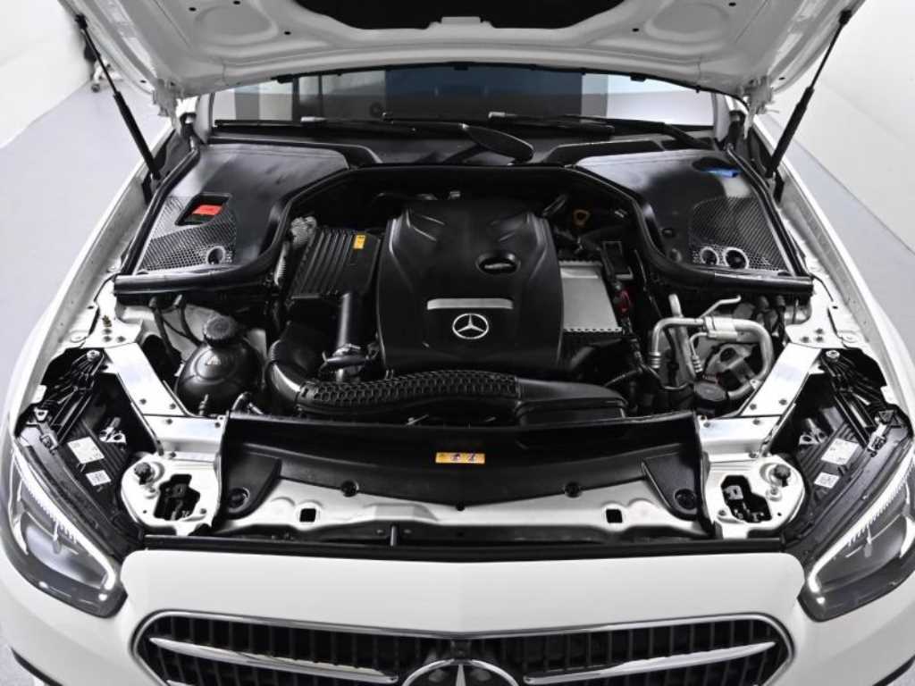 Mercedes Benz E class - Vista 6