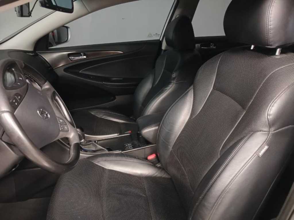 HYUNDAI Sonata - Vista 7