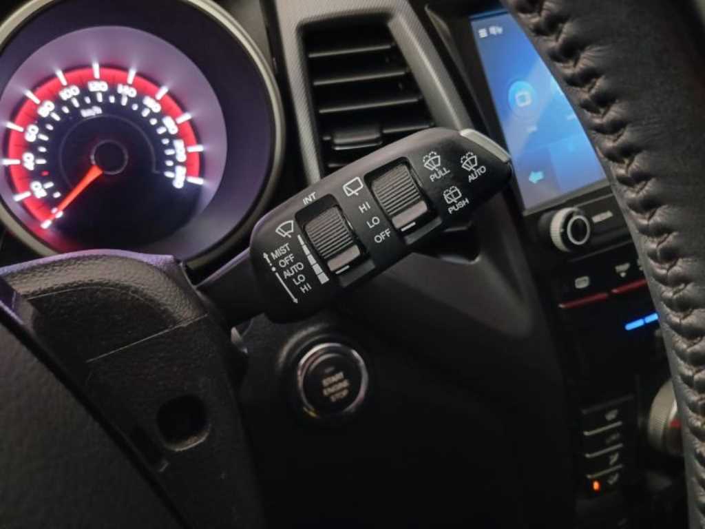 Ssangyong Tivoli 2017 Blanco - Importación desde Corea - HF Imports Iquique - Foto 16