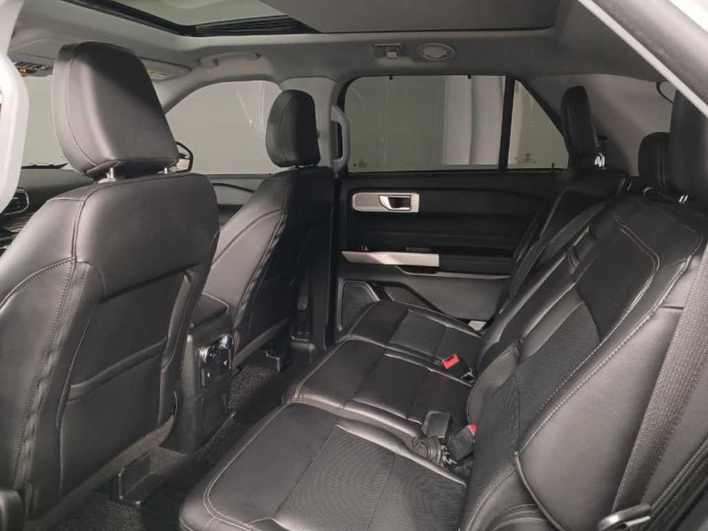 Ford Explorer - Vista 8