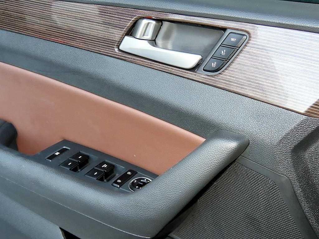 HYUNDAI Sonata - Vista 11