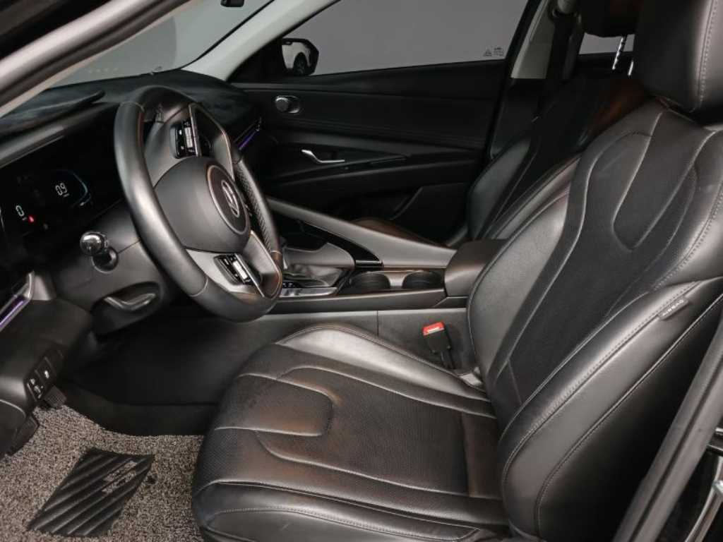 HYUNDAI Avante - Vista 7