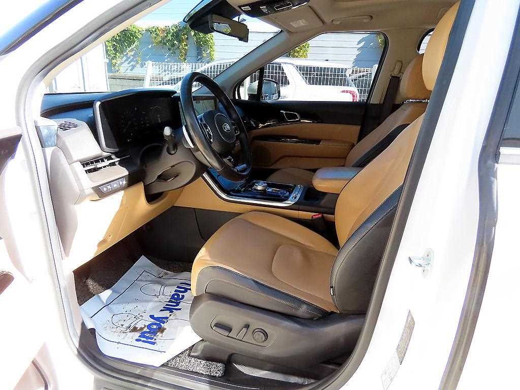 KIA Carnival - Vista 5