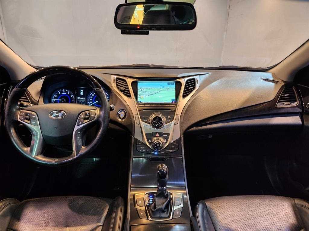 HYUNDAI Grandeur - Vista 7