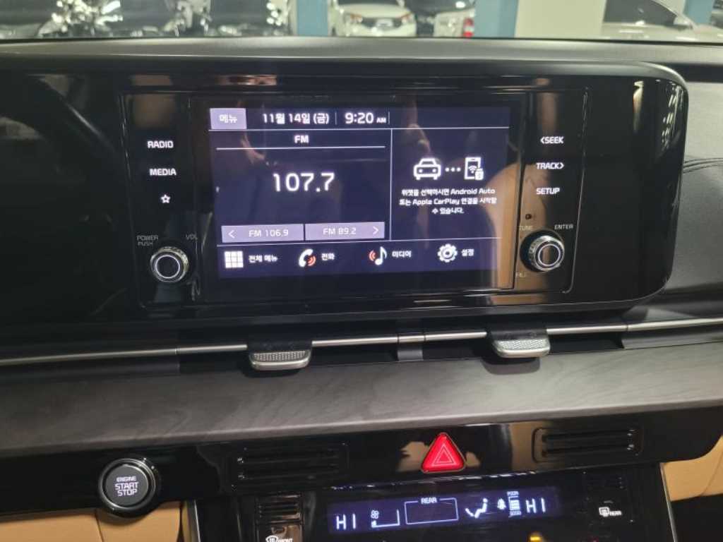 KIA Carnival - Vista 11