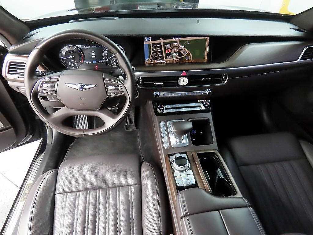 Genesis G90 - Vista 7