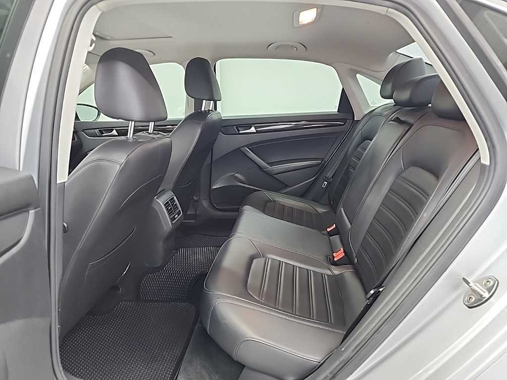 Volkswagen Passat - Vista 11
