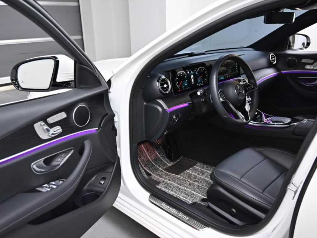 Mercedes Benz E class - Vista 11