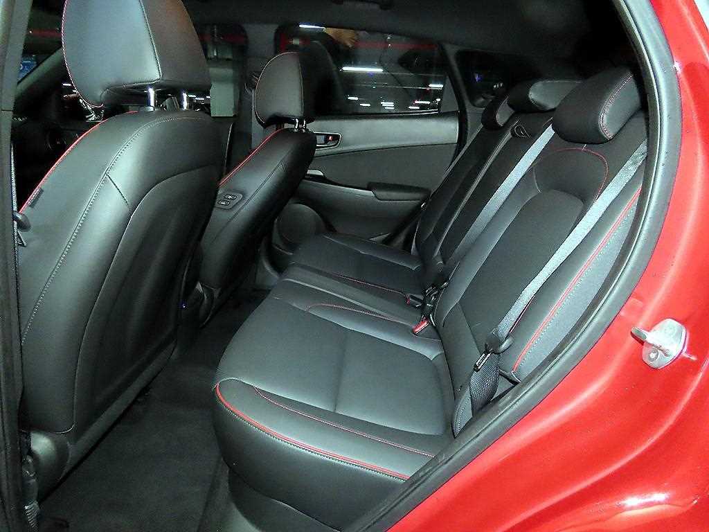 HYUNDAI Kona - Vista 7