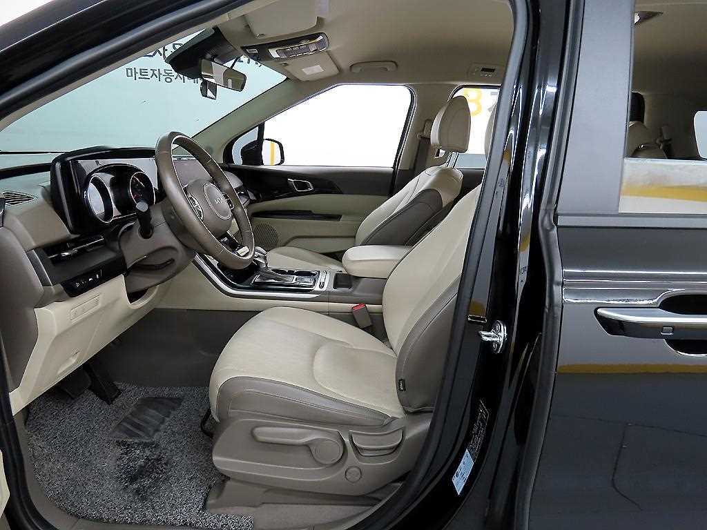 KIA Carnival - Vista 5