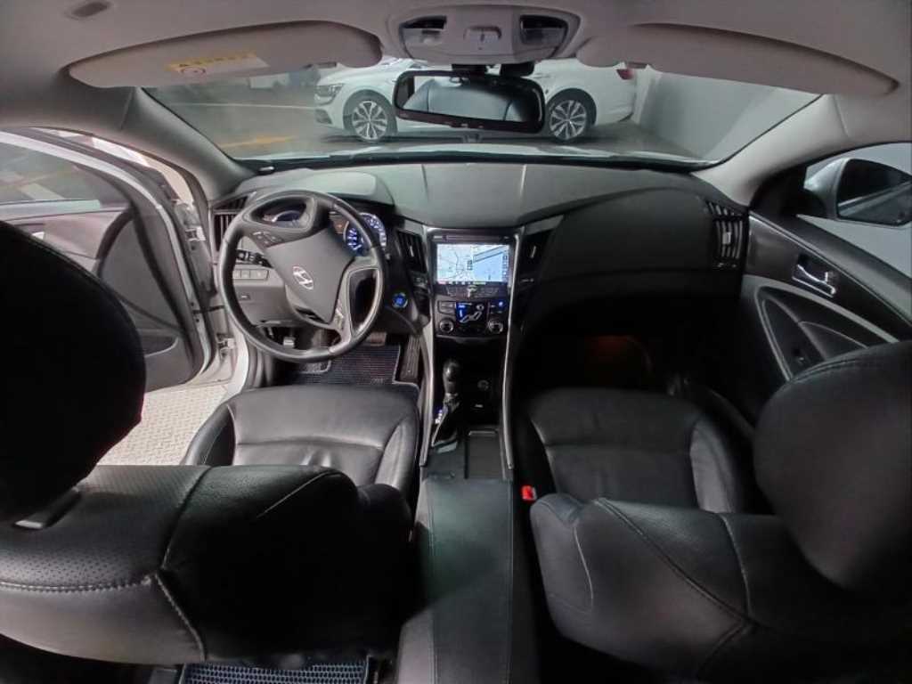 HYUNDAI Sonata - Vista 6