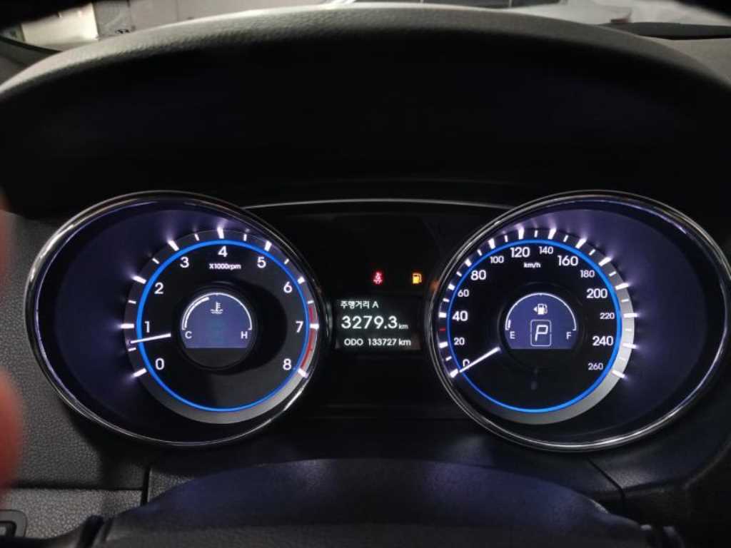 HYUNDAI Sonata - Vista 10