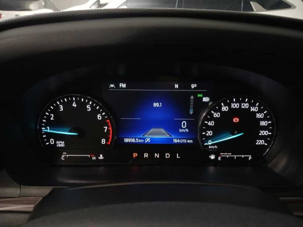 Ford Explorer - Vista 10