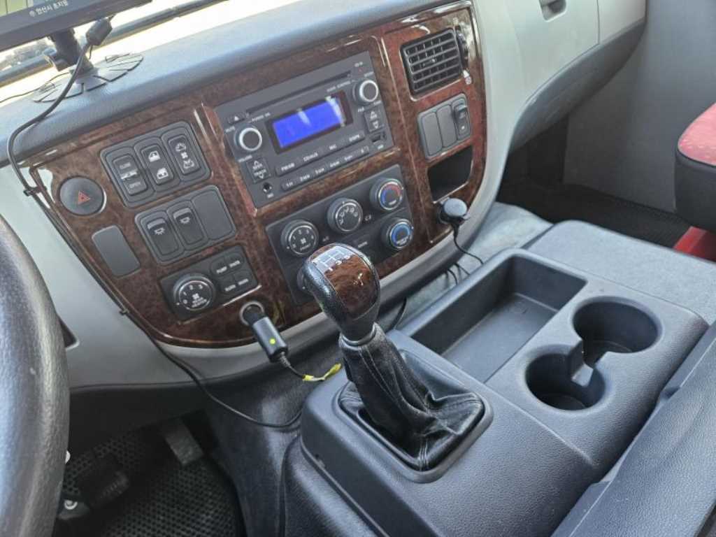 medium and large bus Medium Daewoo Bus 2015 Blanco - Importación desde Corea - HF Imports Iquique - Foto 13