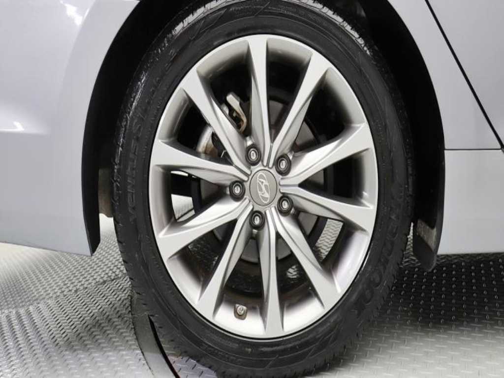 HYUNDAI Grandeur - Vista 7