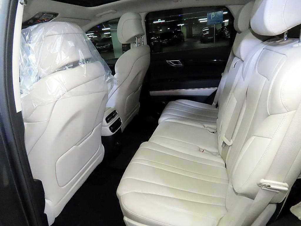 Genesis GV80 - Vista 8