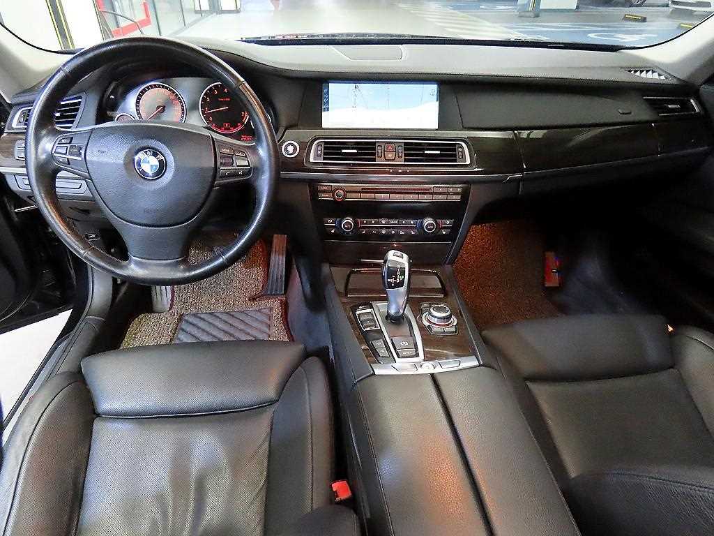 BMW 7 Series - Vista 10