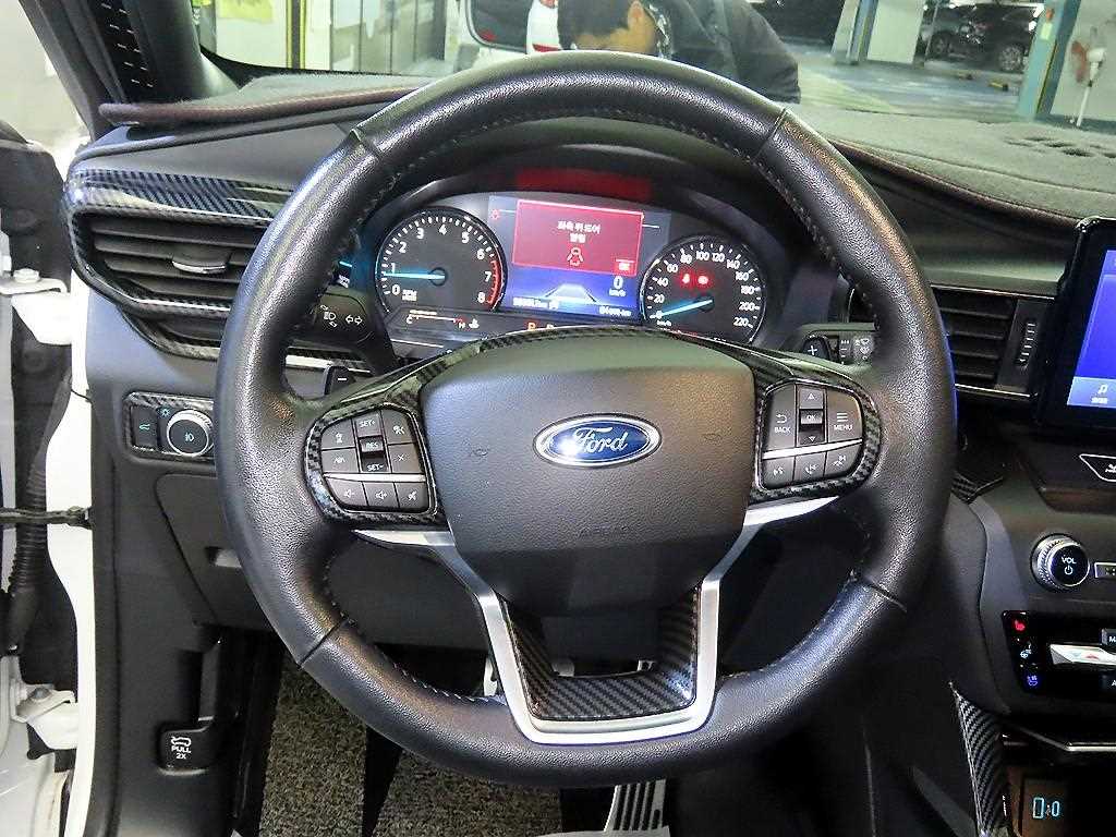 Ford Explorer - Vista 8