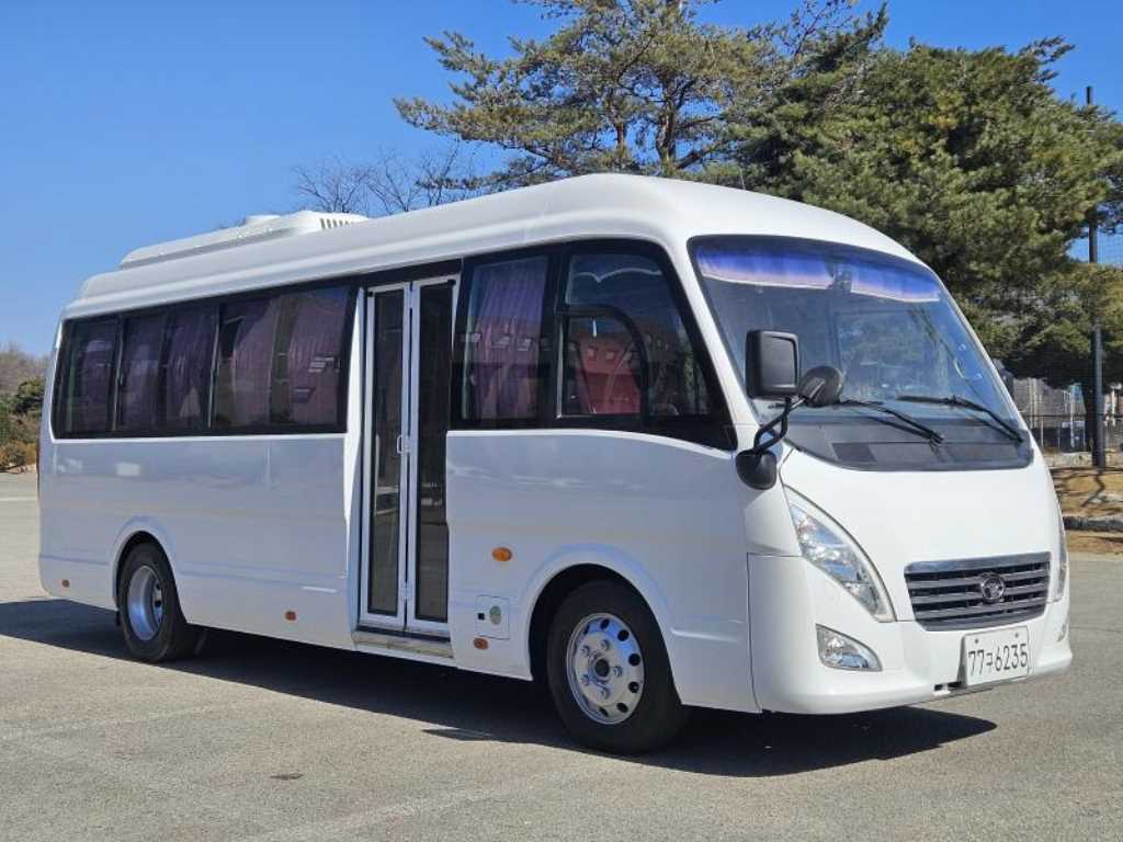 medium and large bus Medium Daewoo Bus - Vista 3