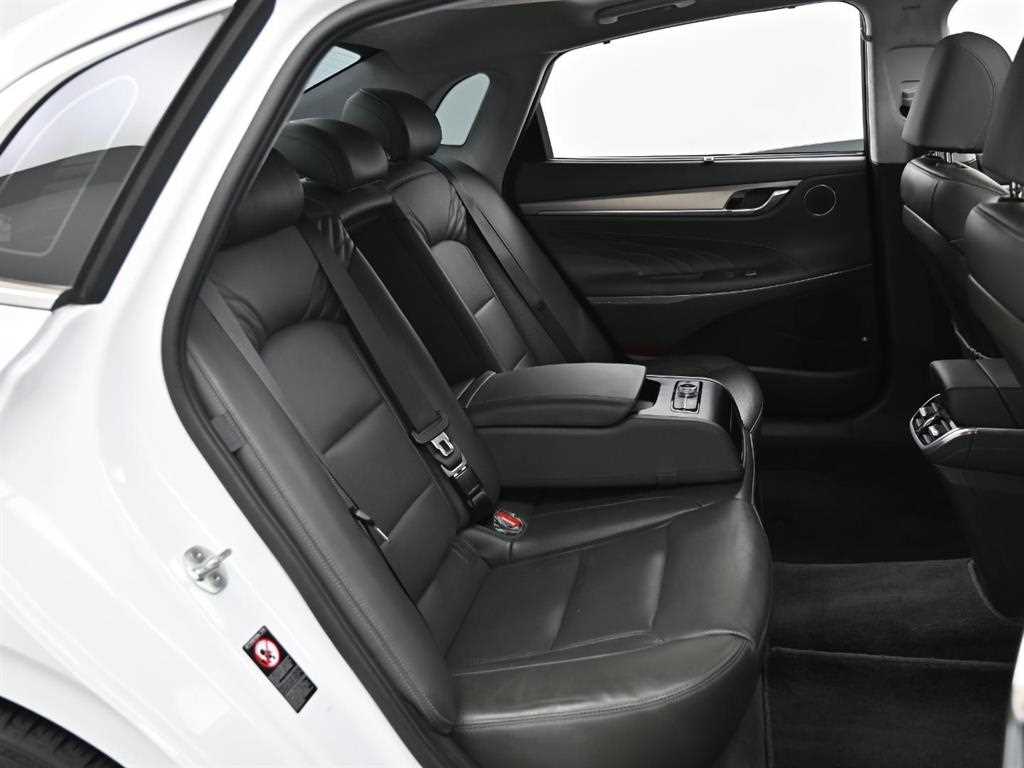 HYUNDAI Grandeur - Vista 12